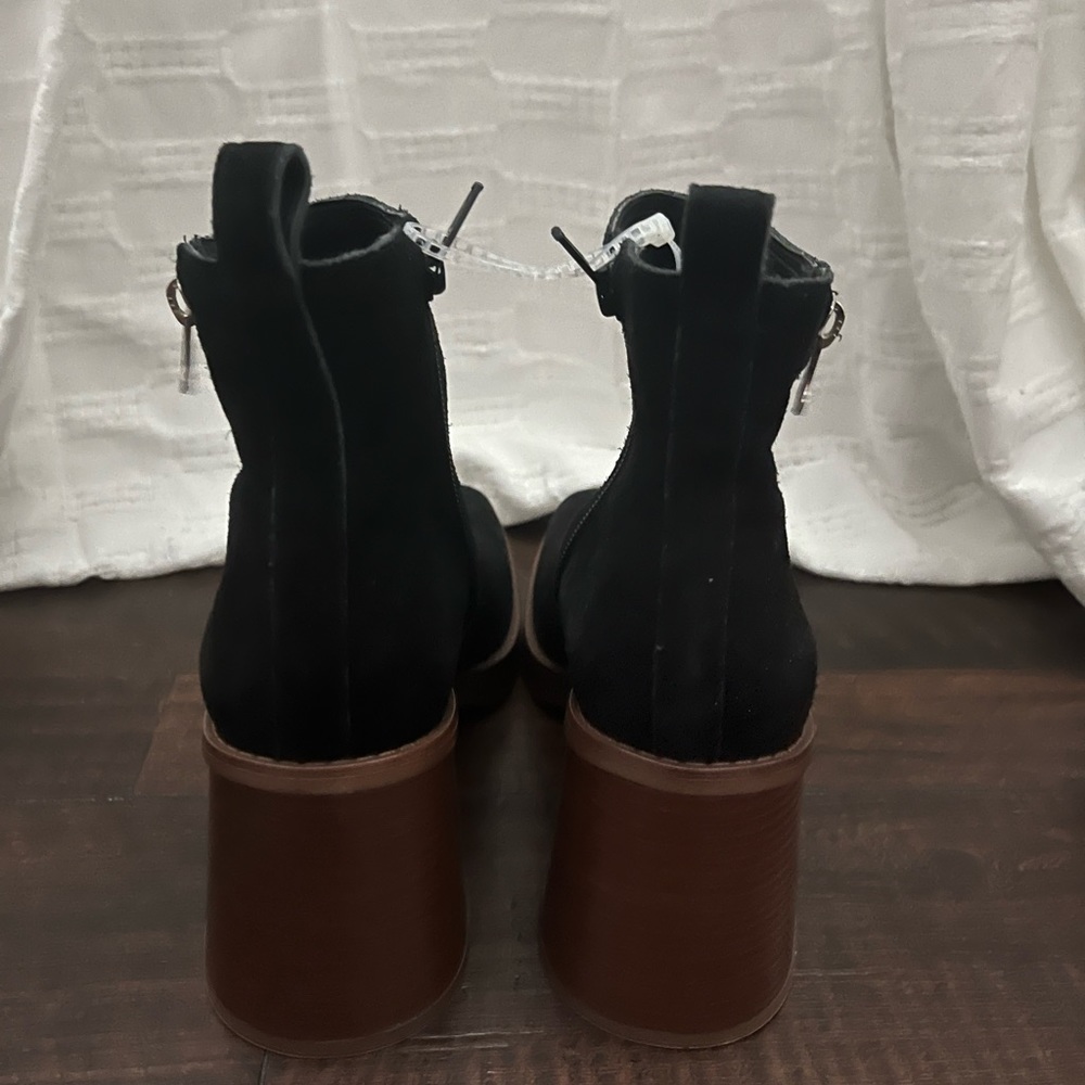 Copper Key Booties - Picture 4 of 4